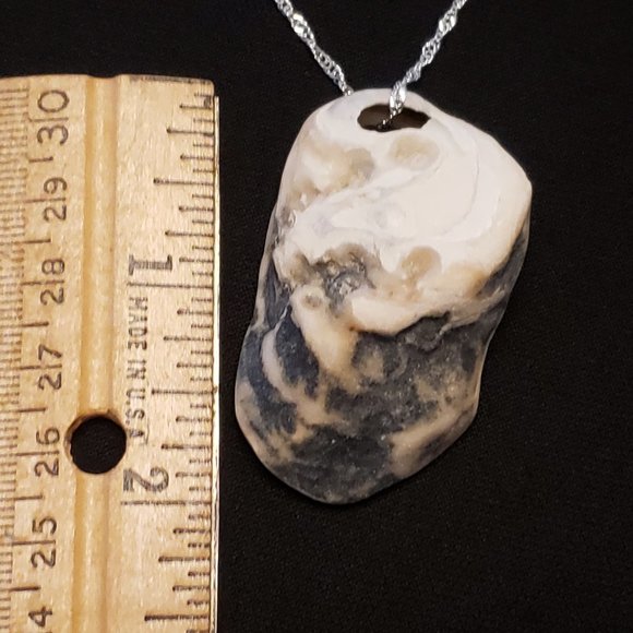 Ocean Treasures Collection artisan shell necklace w/20" 925plated Sterling chain - Picture 2 of 4